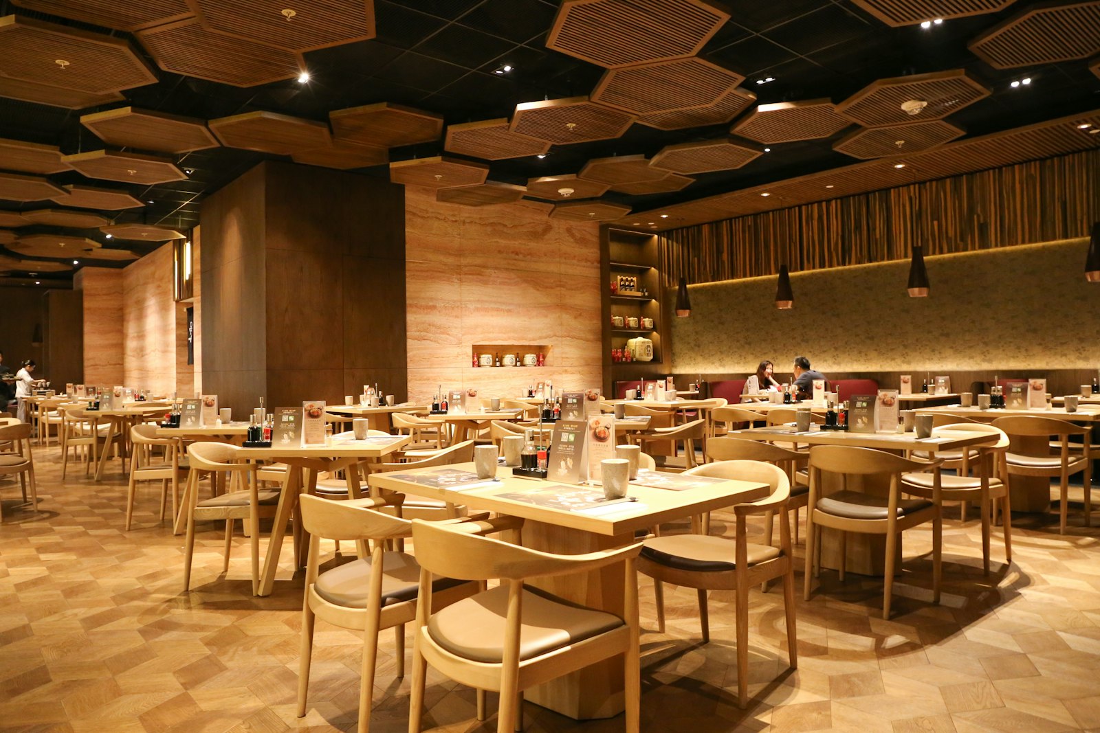 Sala del restaurante con mesas