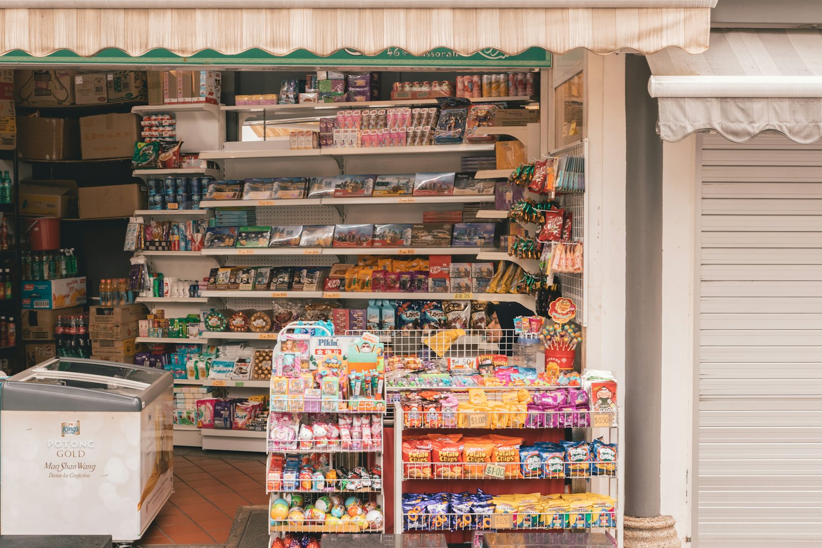 Productos en estantería